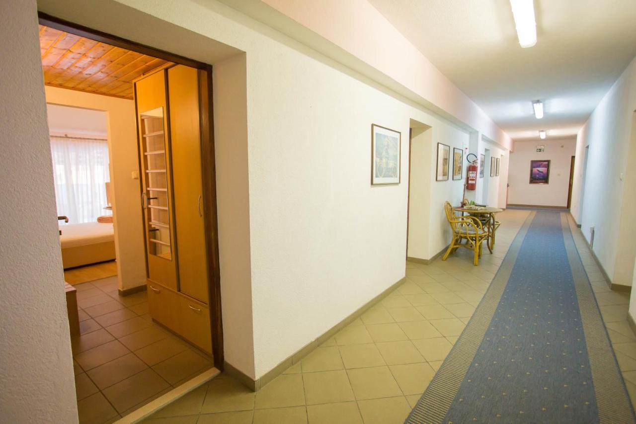 Aparthotel Pecic Gradac  Eksteriør bilde